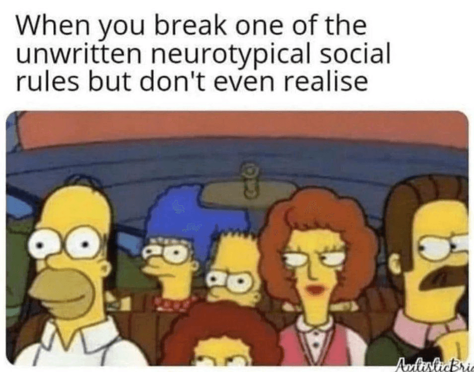 ADHS-Meme mit den Simpsons: Homer lächelt ahnungslos, während alle anderen ihn missbilligend anschauen – wenn man eine ungeschriebene soziale Regel bricht, ohne es zu merken.